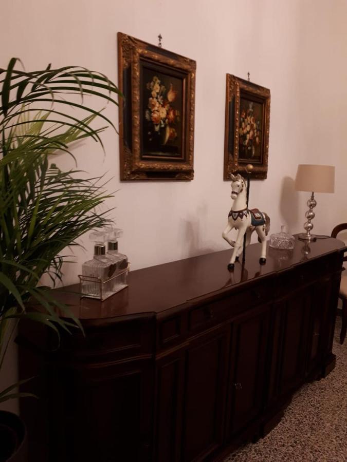 La Casa Sotto Il Castello Apartment Bracciano  Luaran gambar